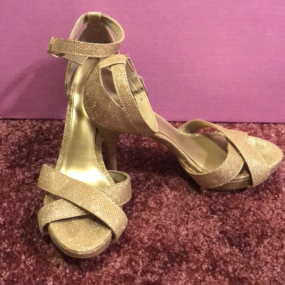 Gold glittery heels